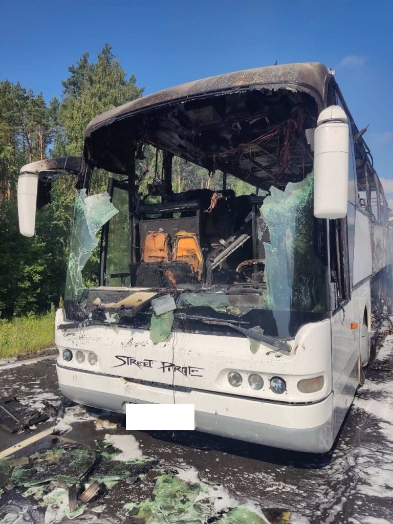 В Лунинецком районе спасатели ликвидировали пожар автобуса