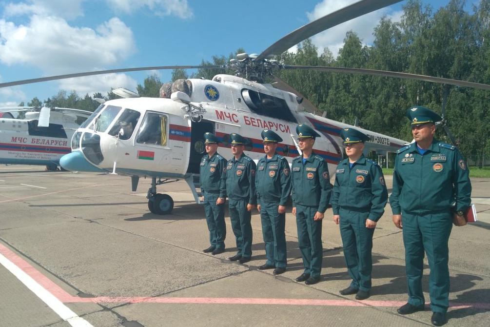 Ми-8 МЧС вылетел в Латвию для оказания помощи в тушении пожара в природной экосистеме (дополнено)