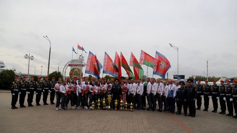 Чемпионы и призеры мирового чемпионата по пожарно-спасательному спорту вернулись в Беларусь