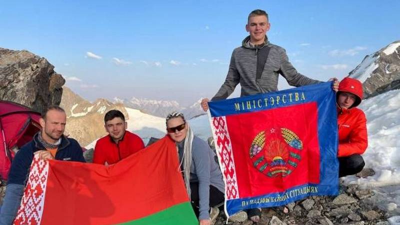 Курсант Университета гражданской защиты Арсений Мороз покорил вершину Эльбруса