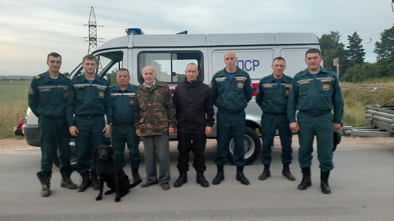 В Смолевичском районе спасатели нашли заблудившегося в лесу мужчину 
