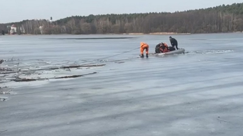 Двоих рыбаков спасли в Минском районе