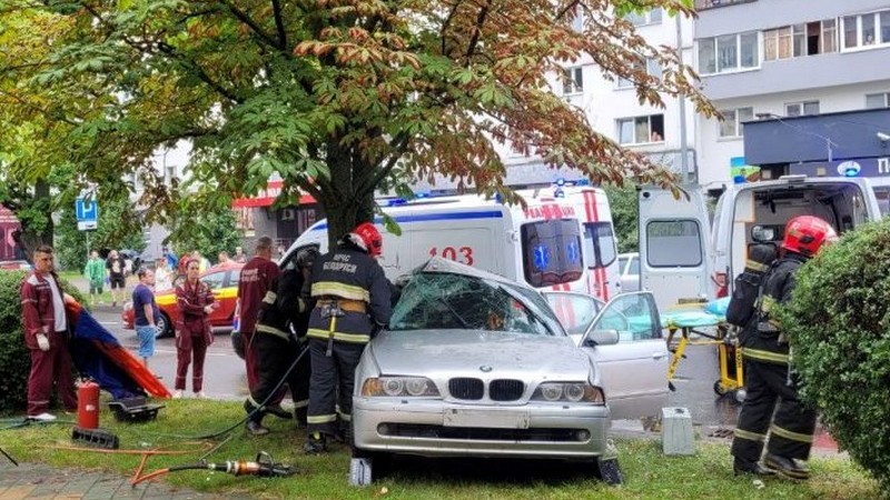 ДТП в Бресте: спасатели деблокировали пассажира
