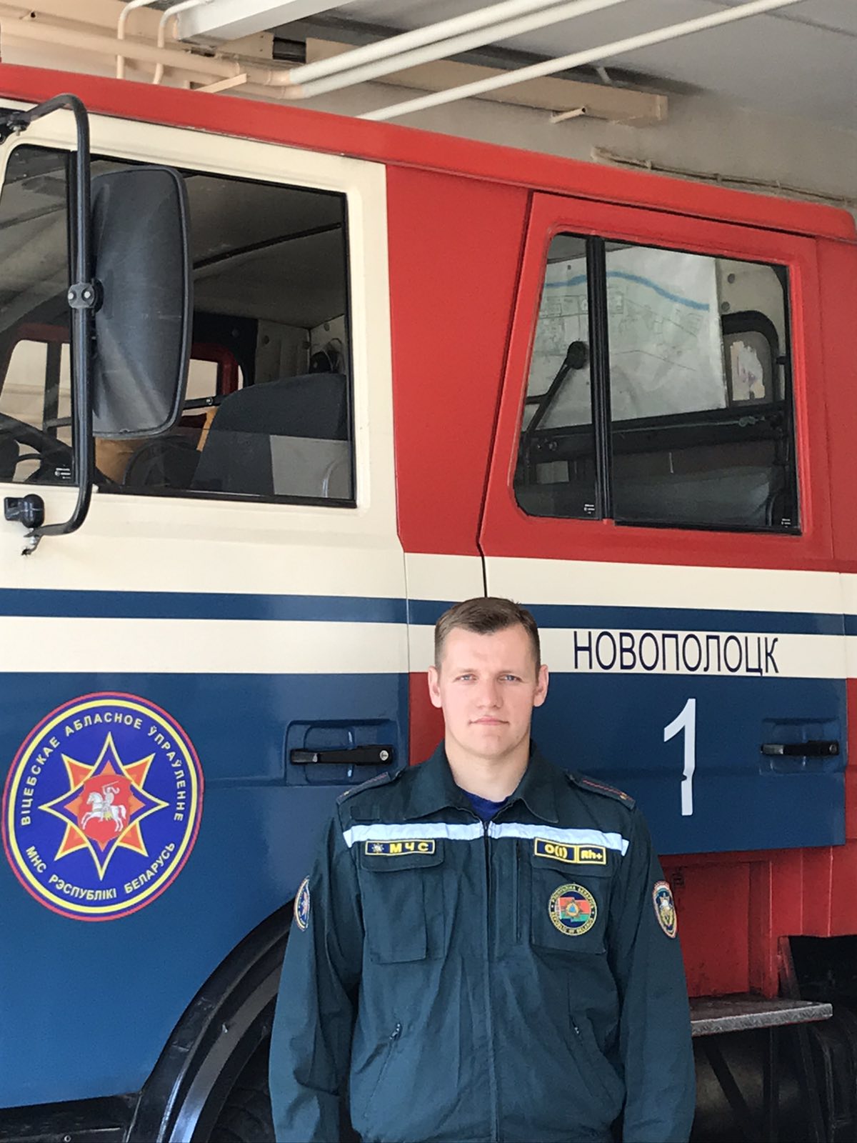Ночной пожар в общежитии в Новополоцке: проживающий там работник МЧС спас человека