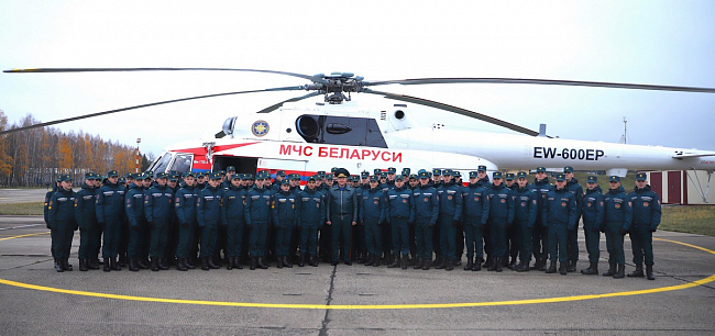 Авиация МЧС приняла на вооружение два вертолета Ми-17
