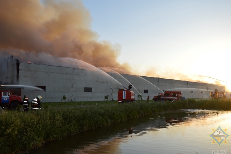 Ликвидирован пожар на складе в Барановичском районе: пострадавших нет